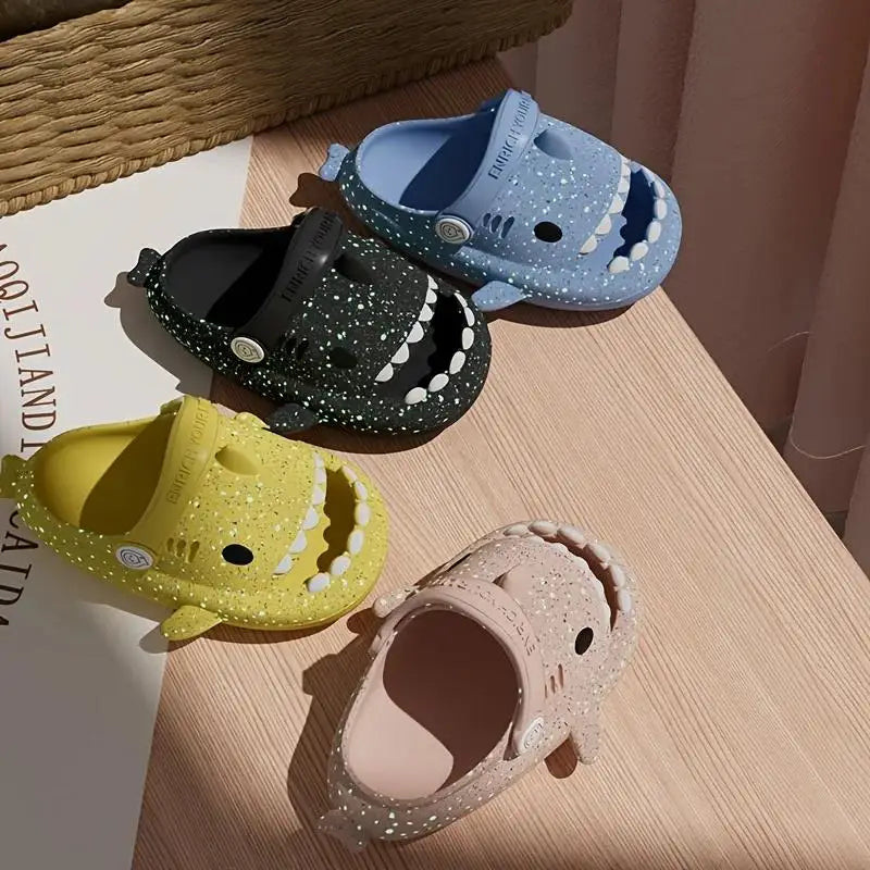 Kids' Shark Luminous Sandals Slip-On Waterproof Breathable Lightweight Non-Slip Casual Shoes for Boys and Girls Strap  sandals