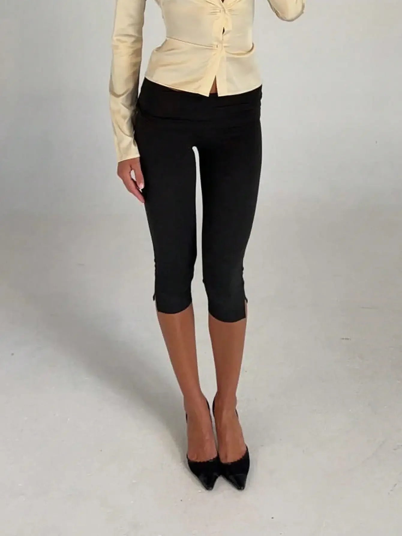 Women's Low Waist Capri Leggings Fold Over Waistband Split Hem Solid Color Slim Fit Stretchy Cropped Leggings Buttery