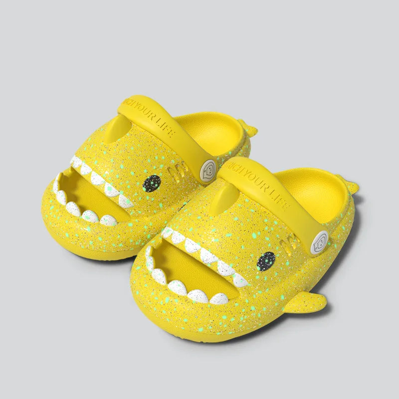 Kids' Shark Luminous Sandals Slip-On Waterproof Breathable Lightweight Non-Slip Casual Shoes for Boys and Girls Strap  sandals